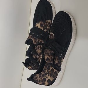 Black and Leopard Print Lace-up Sneakers